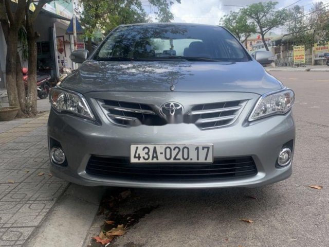 Bán xe Toyota Corolla Altis năm 2011, màu bạc còn mới, giá tốt