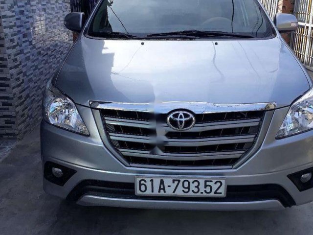 Cần bán xe Toyota Innova sản xuất năm 2015, màu bạc, nhập khẩu nguyên chiếc