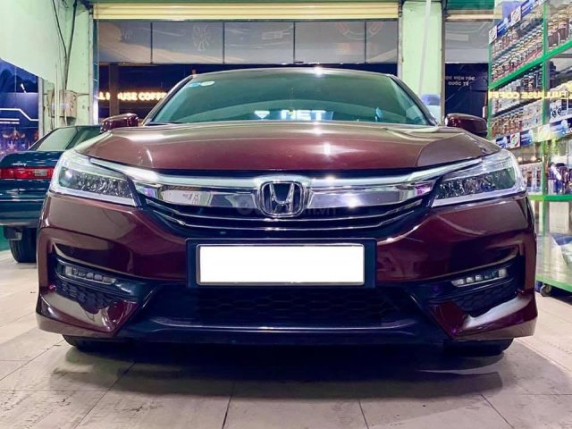 Cần bán gấp chiếc Honda Accord  sản xuất 2016 giá ưu đãi0