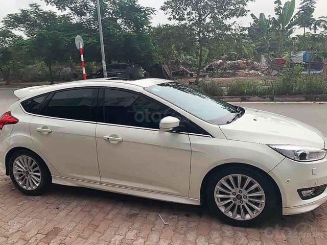 Bán Ford Focus năm sản xuất 2015, màu trắng còn mới, 570tr0