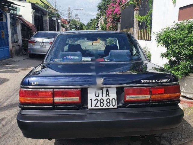 Cần bán Toyota Camry đời 1990, màu xanh lam, nhập khẩu, giá tốt0