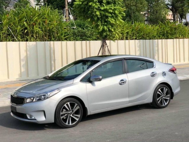 Cần bán xe Kia Cerato 1.6AT, đi 31000km sản xuất năm 2018, màu bạc