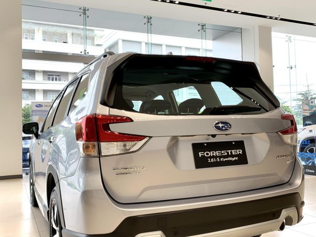 Bán ô tô Subaru Forester 2020, màu bạc bản cao cấp có Eyesight