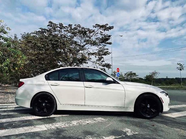 Bán BMW 3 Series 328i năm 2013, màu trắng, xe nhập