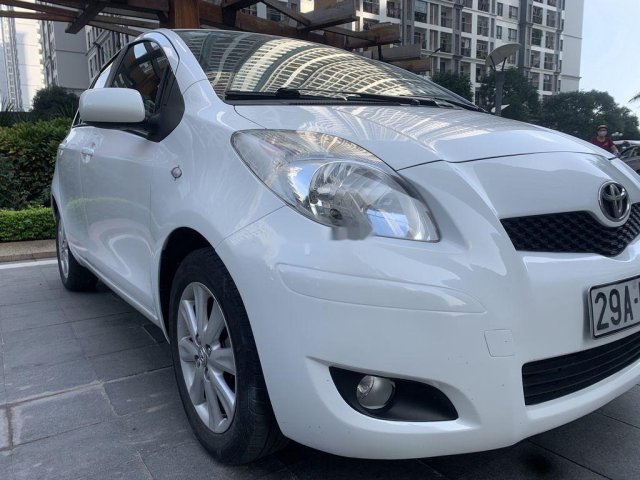 Bán Toyota Yaris sản xuất 2010, màu trắng, nhập khẩu còn mới, giá tốt