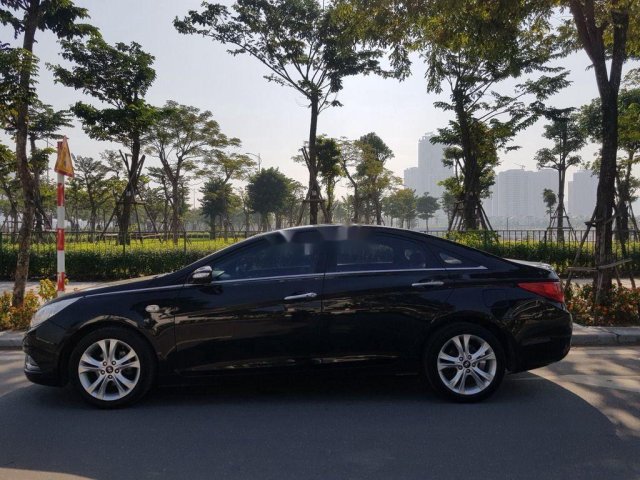 Cần bán Hyundai Sonata đời 2010, màu đen còn mới