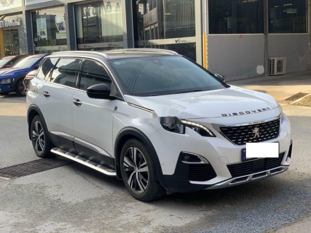 Cần bán gấp Peugeot 5008 đời 2018, màu trắng xe gia đình