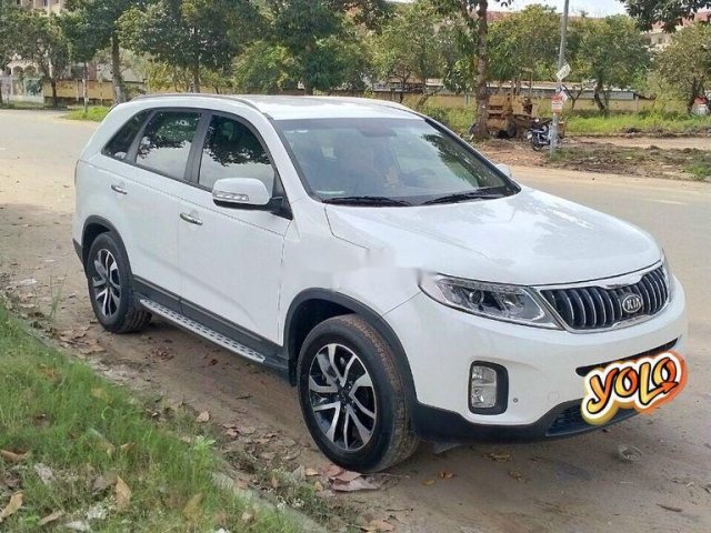 Cần bán lại xe Kia Sorento năm sản xuất 2019, màu trắng chính chủ0