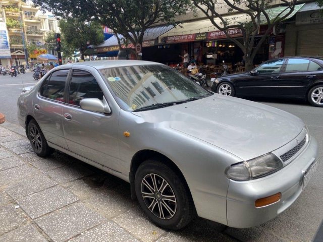 Bán ô tô Nissan Bluebird 1993, màu bạc, nhập khẩu0