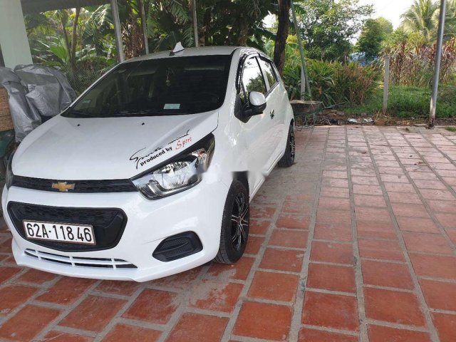 Cần bán xe Chevrolet Spark năm 2018, màu trắng chính chủ0