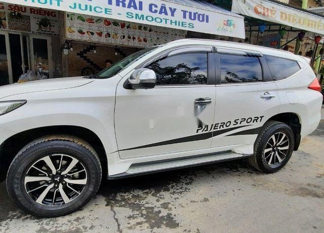 Bán Mitsubishi Pajero Sport năm sản xuất 2018, màu trắng, nhập khẩu nguyên chiếc0