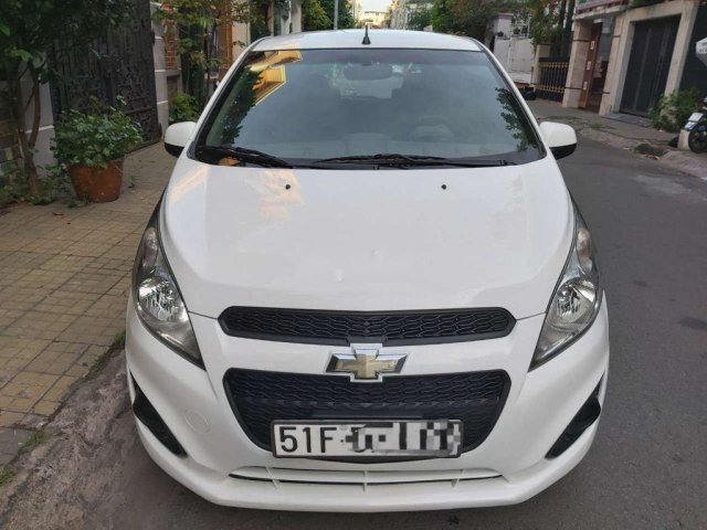 Bán Chevrolet Spark sản xuất 2016, màu trắng còn mới