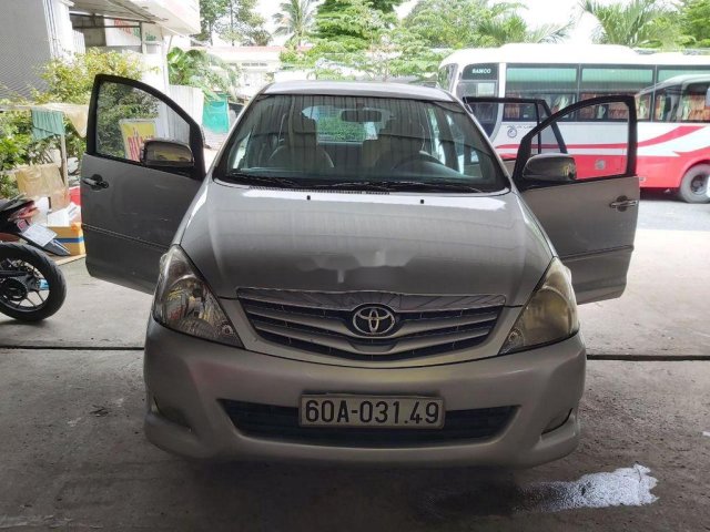 Cần bán gấp Toyota Innova sản xuất 2011, chính chủ, 325tr0