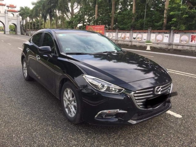 Bán chiếc Mazda 3 1.5 Luxury đời 2019, màu đen0