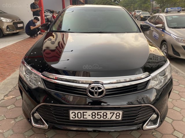 [Hàng hot mới về] Bán Toyota Camry 2.0 E năm 2017 màu đen siêu lướt0