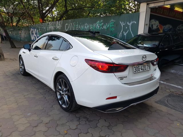 Cần bán Mazda 6 2.5 bản full SX 2018 ĐK 1/2019, màu trắng Ngọc Trinh0