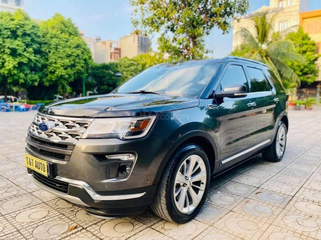 Cần bán nhanh chiếc Ford Explorer sản xuất 20180