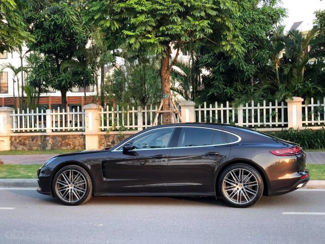 Tôi cần bán Porsche Panamera 2018, xe ít dùng đến, bao check hãng