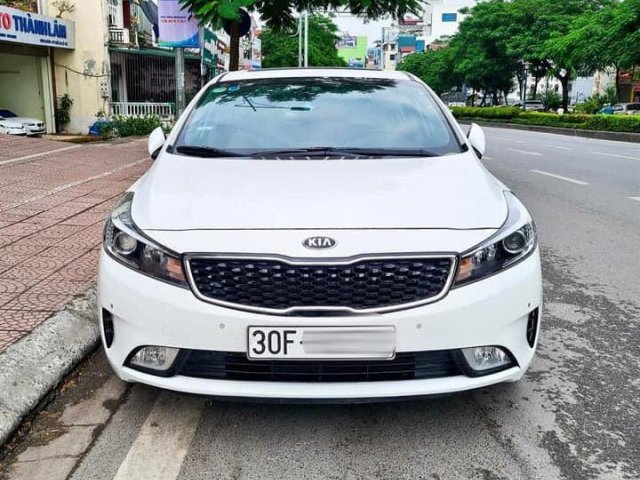 Cần bán nhanh chiếc Kia Cerato 1.6AT đăng kí 2017, giao nhanh0