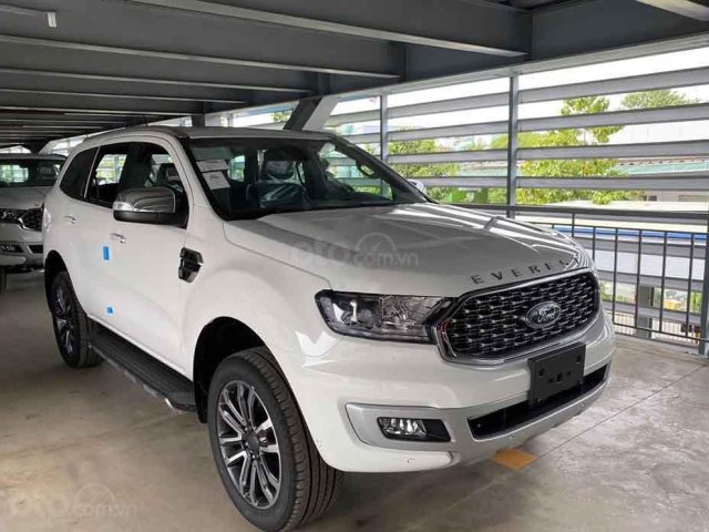 Bán Ford Everest Titanium 2.0L 4x2 năm 2020, màu trắng, xe nhập