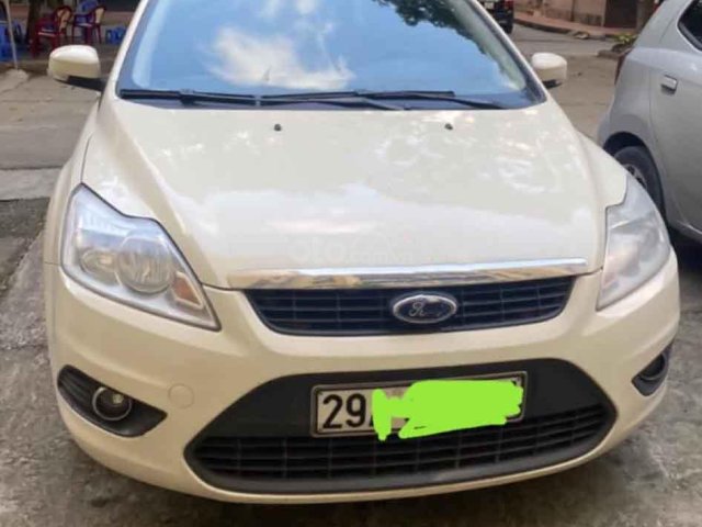 Bán Ford Focus năm 2011, màu trắng, 318tr