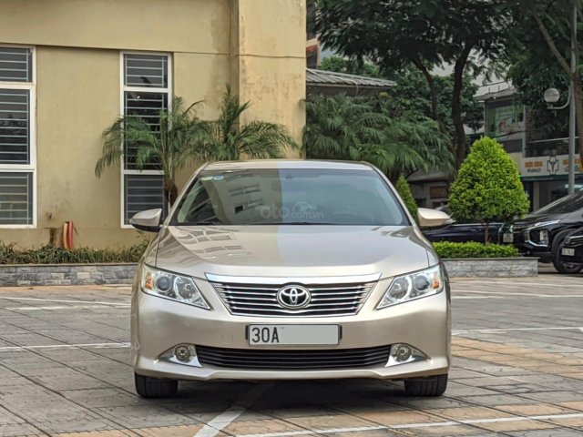 Chính chủ cần bán nhanh chiếc Toyota Camry 2.5Q sx 2013 xe còn mới0