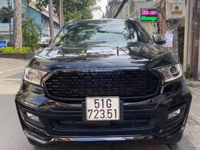 Cần bán gấp chiếc Ford Everest 2.0 Titanium sản xuất năm 2020