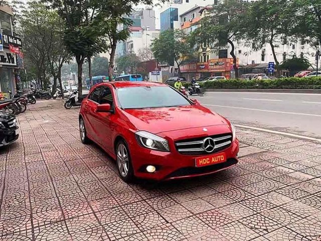 Cần bán gấp Mercedes A200 sản xuất năm 2013, màu đỏ, nhập khẩu nguyên chiếc, giá 695tr