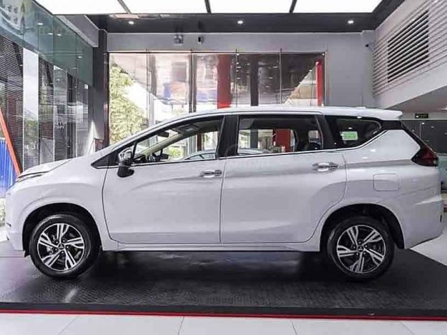 Cần bán Mitsubishi Xpander năm 2020, màu trắng, nhập khẩu nguyên chiếc0