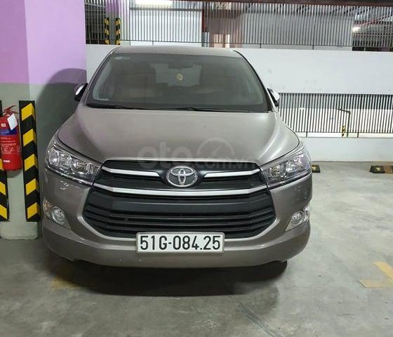 Cần bán xe Innova 2018 xăng, số tự động0