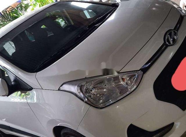 Cần bán gấp Hyundai Grand i10 sản xuất 2018, nhập khẩu 