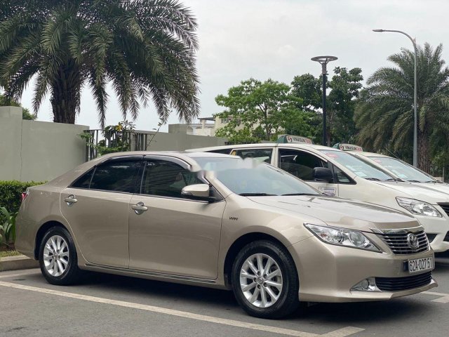 Bán Toyota Camry năm sản xuất 2014, xe gia đình, 689 triệu0