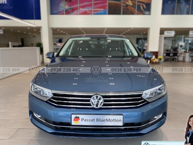 Volkswagen Passat Bluemotion màu xanh dương hiếm có - Giảm 12% - Giao xe ngay