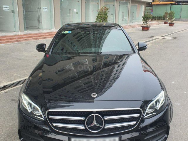 Xế hộp siêu sang Mercedes E300 AMG, giá tốt0