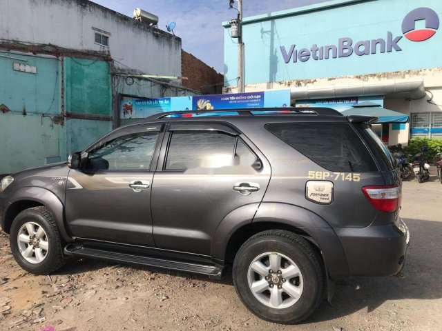 Bán Toyota Fortuner năm 2010 còn mới0