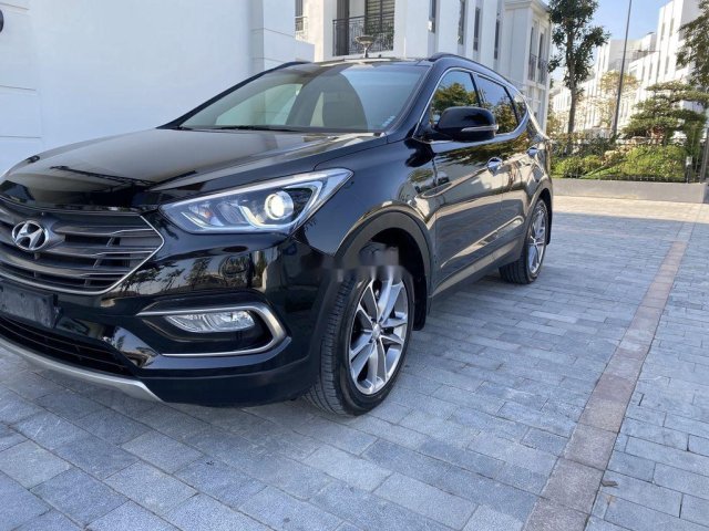 Cần bán xe Hyundai Santa Fe năm 2017 còn mới, 945tr