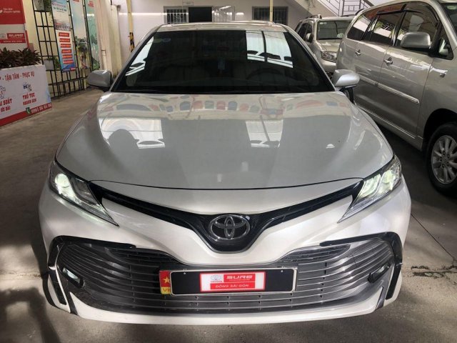Cần bán Toyota Camry năm 2019, nhập khẩu nguyên chiếc còn mới