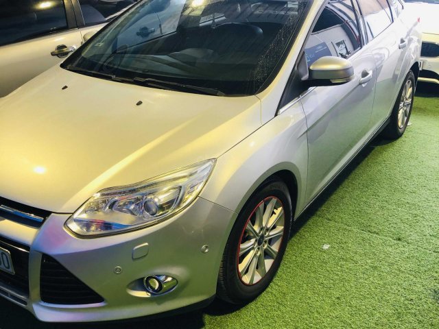 Cần bán gấp Ford Focus năm 2013, màu bạc xe gia đình giá 435 triệu đồng