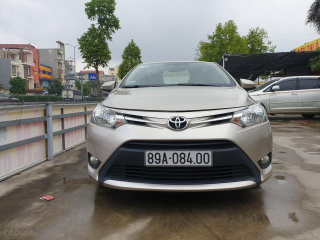 Bán Toyota Vios 2018, màu vàng cát