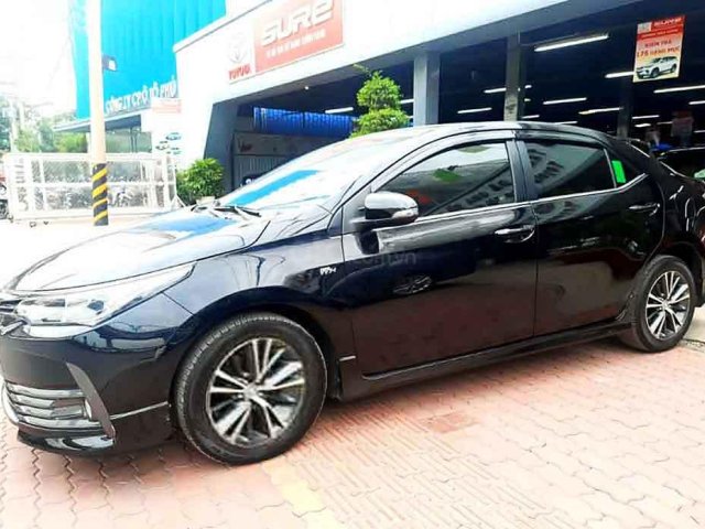 Bán Toyota Corolla Altis 1.8G CVT sản xuất năm 2019, màu đen, 720 triệu0