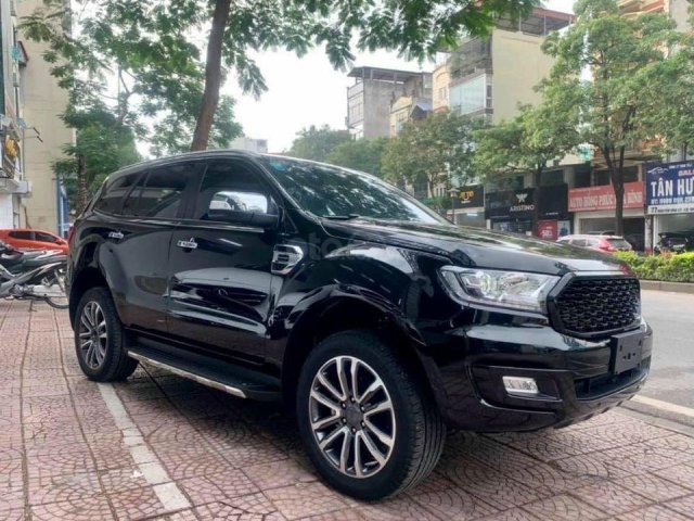 Cần bán gấp với giá ưu đãi nhất chiếc Ford Everest Titanium 2.0L Bi-Turbo 2WD0