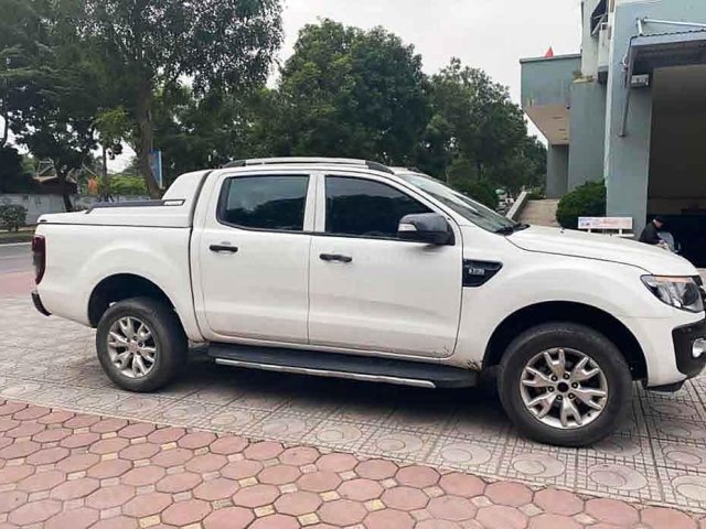 Chính chủ bán ô tô Ford Ranger 3.2 Wildtrak đời 2015, màu trắng, xe nhập0