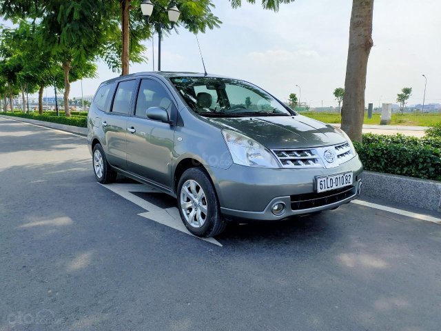 Cần bán lại xe gia đình Nissan Grand Livina 2011, giá chỉ 295 triệu0