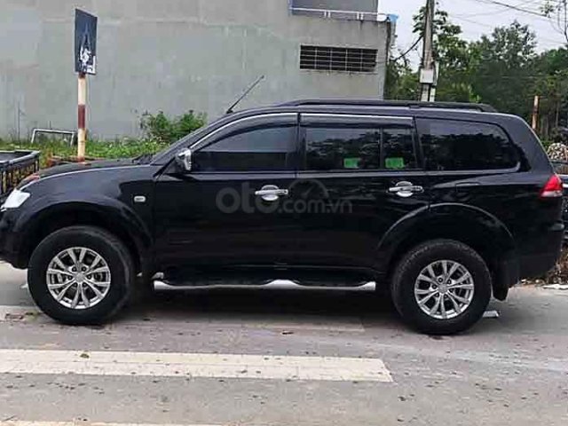 Cần bán lại xe Mitsubishi Pajero đời 2017, màu đen số sàn