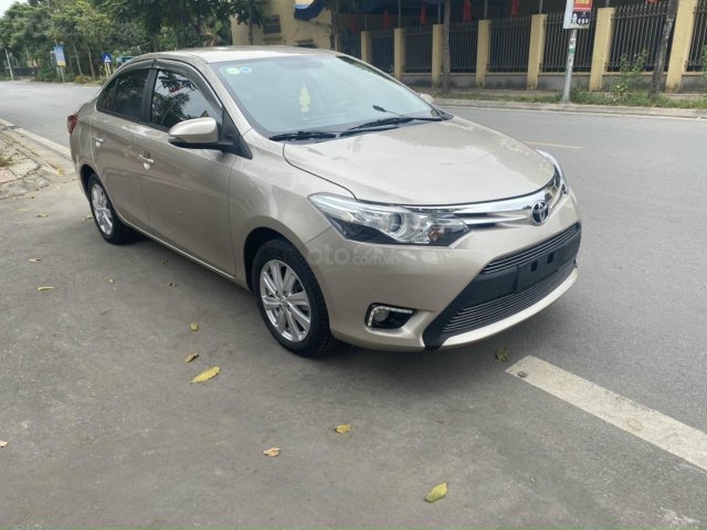 Cần bán Toyota Vios G 2017 số sàn màu vàng cát bản đủ, rất mới chưa một vết xước0