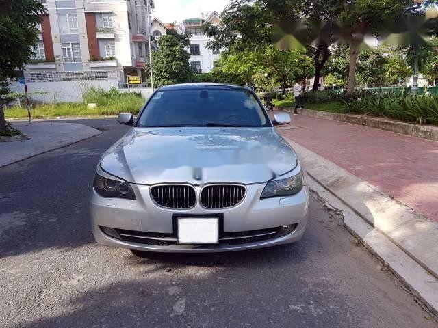 Cần bán xe BMW 5 Series 530i 2007, màu bạc như mới0