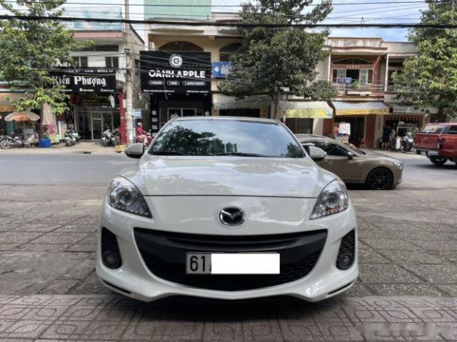 Bán Mazda 3 năm 2013, màu trắng còn mới0