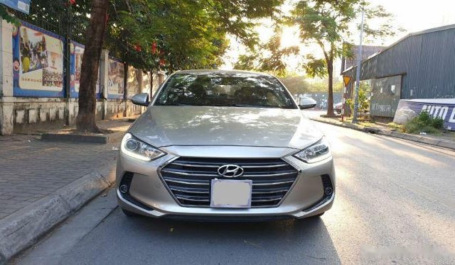 Bán ô tô Hyundai Elantra năm sản xuất 2019, màu vàng còn mới, 599tr