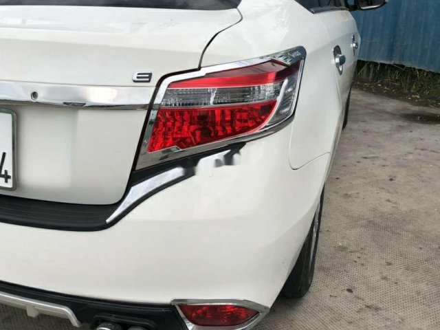 Cần bán xe Toyota Vios đời 2017, màu trắng chính chủ