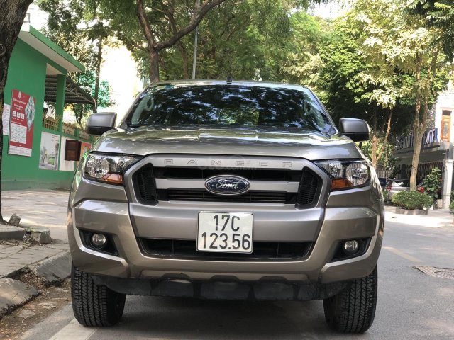 Cần bán xe Ford Ranger tự động 1 cầu sản xuất năm 2017